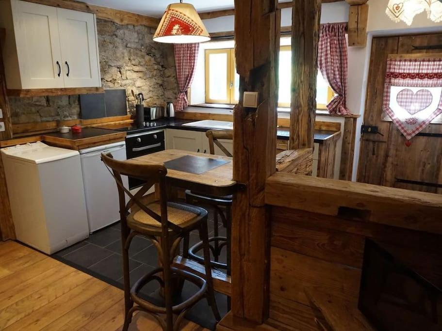 La Grange De Pimberty - Beautiful Apartments 27 Miles From Geneva Vailly Exterior foto